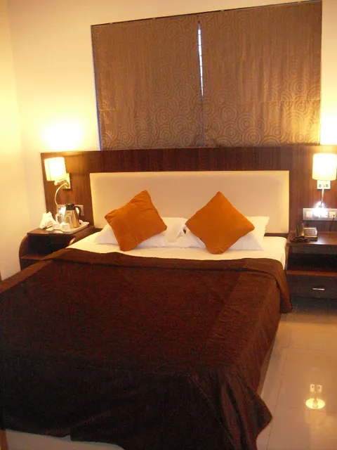 Signature Crest Service Apartments, Goregaon, Mumbai