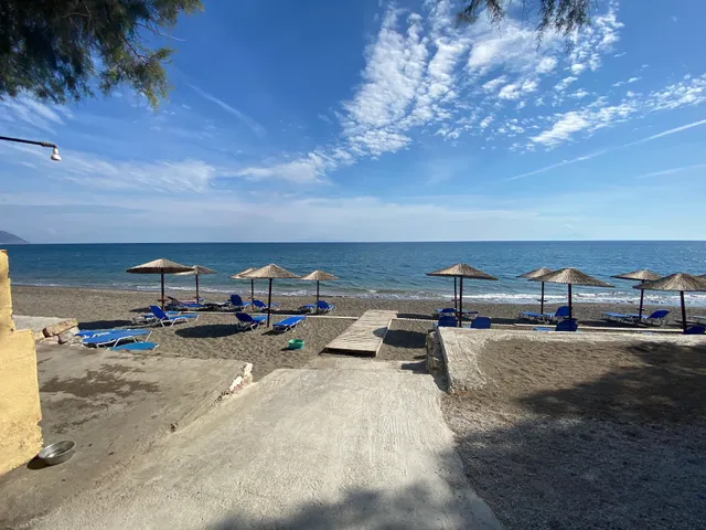 SAPPHO BEACH ROOMS & TAVERN