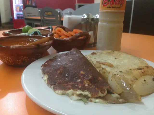 Tacos El Jefe sentados