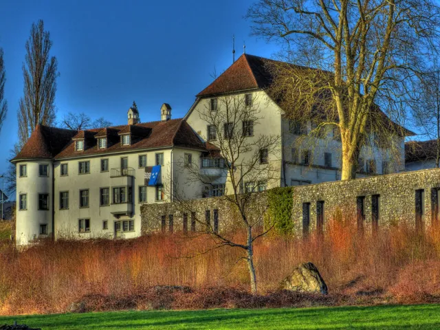 Schloss Brestenberg