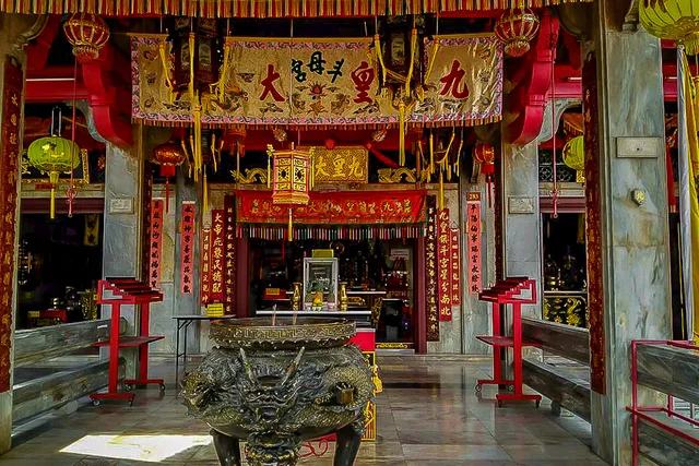 Kuan im Teng-觀音廟 San Chao Pudjao