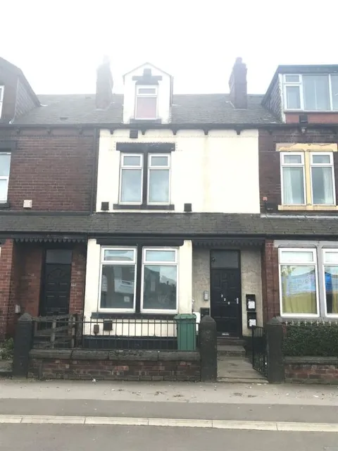 Quality Accommodation - Look online for availability & to book. No telephone enquiries, contact booking websites for queries.