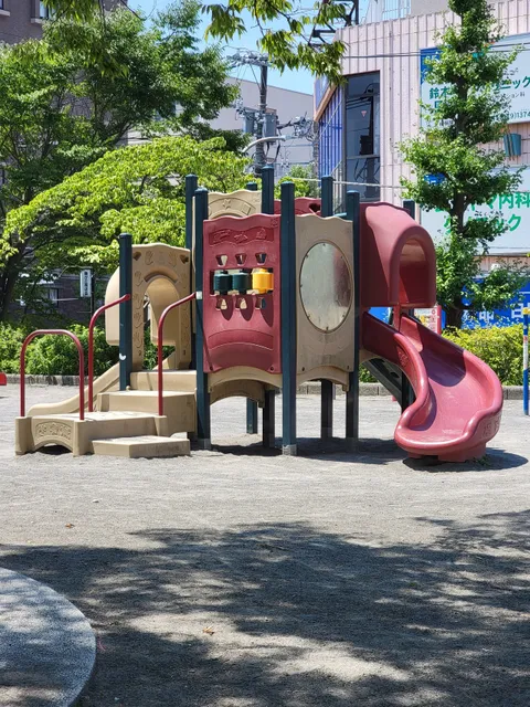 Fujigaoka Ekimae Park