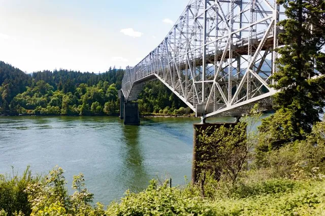 Historic Columbia River Highway State Trail - Bridge of the Gods Trailhead