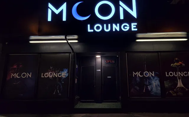 Moon lounge