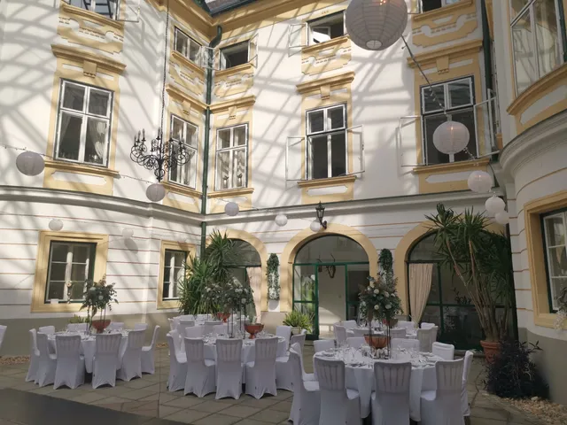 Castle Margarethen am Moos