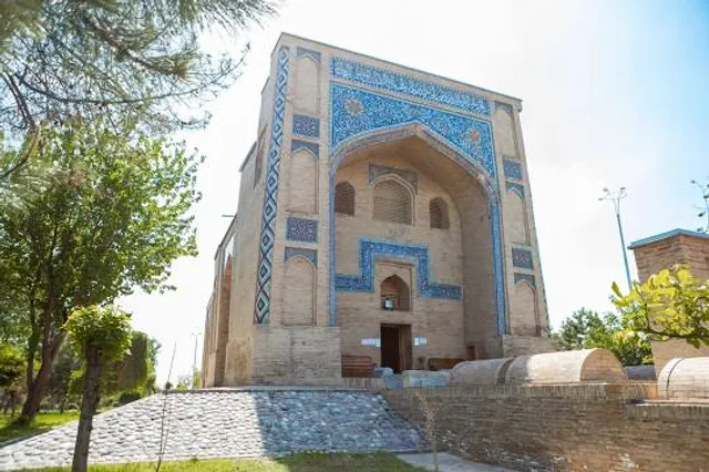Muyi Muborak Madrasah (Moyie Mubarek Library Museum)