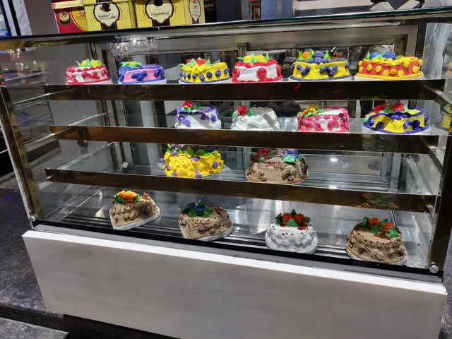 Makhan Sweets And Restaurant