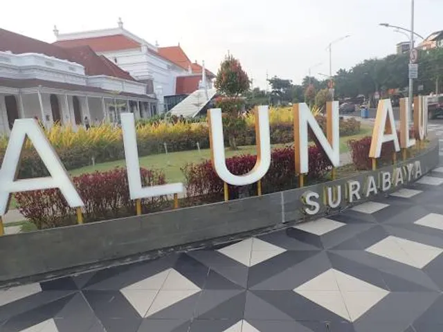Alun - Alun Surabaya