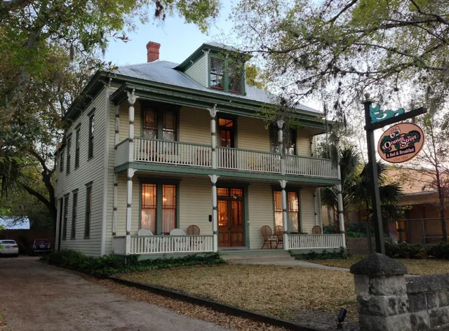 1001 Nights Bed and Breakfast