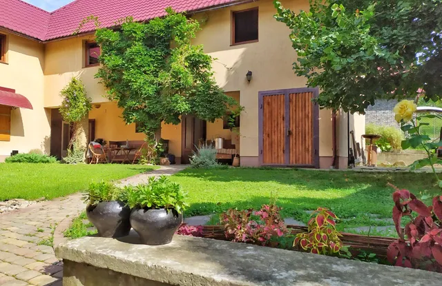 Zelena Sadyba "Olesya"