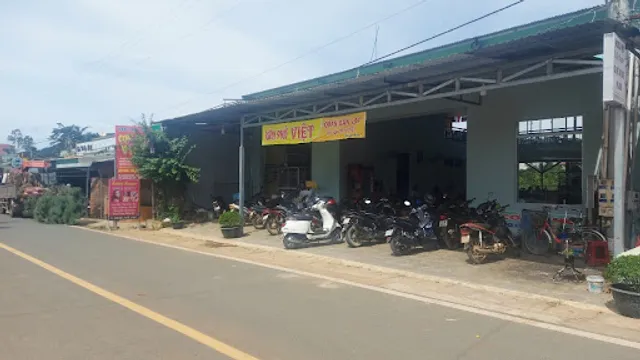 Com Pho Viet - Good Local Food