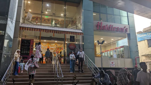 Haldiram's Thaat Baat Restaurant