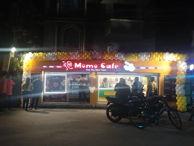 Desi Momo Cafe