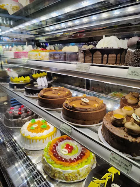 Alma Bakery & Cafe Noida sector 104