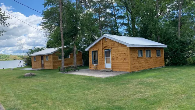 Hickory Waterfront Cottages