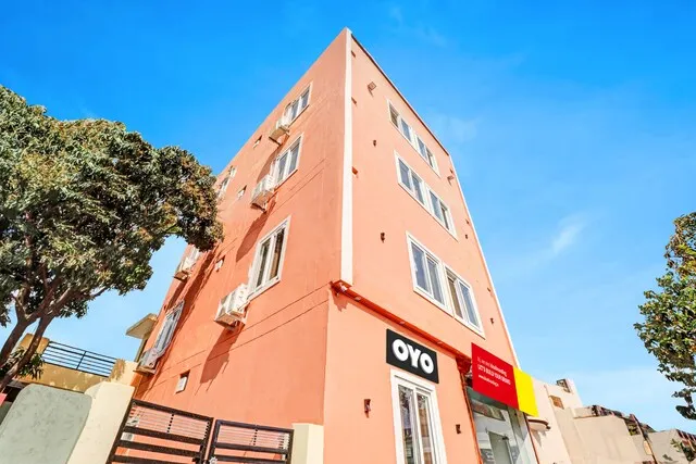 OYO Hotel Divine Residency