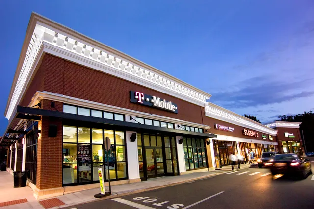 Alewife Brook Parkway Shopping Center