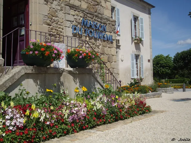 MAISON DE LA COMBRAILLE