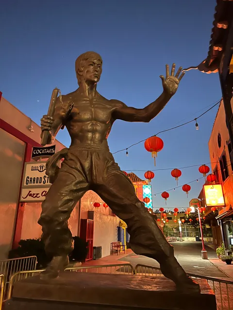 Bruce Lee Statue