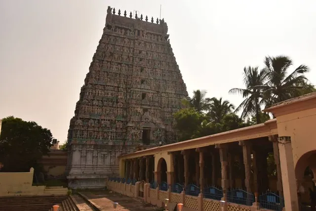 Mottai Gopura Vasal Athi Kumbeshvarar Temple