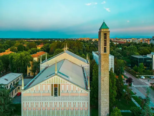 The tower shaft "Warszawa II"
