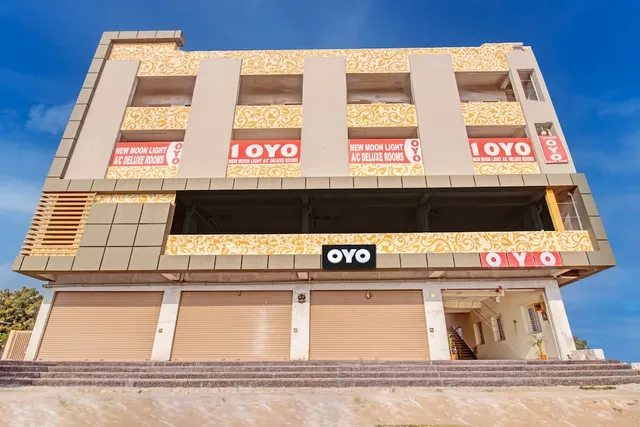 Flagship Hotel New Moon Light