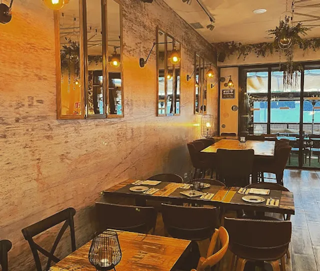 Atípico Lounge & Bar