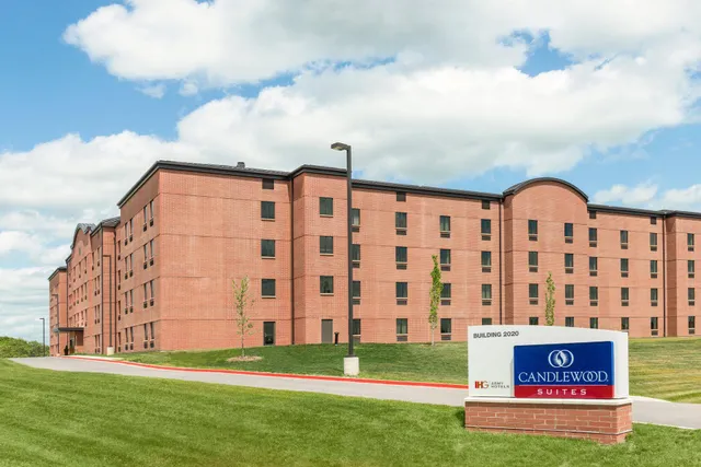 Candlewood Suites Building 2020
