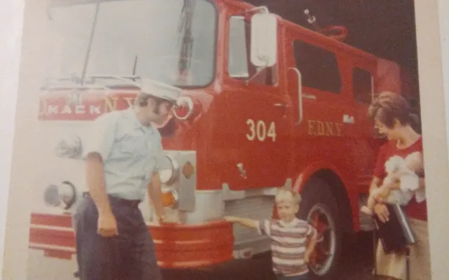 FDNY Engine 304 Ladder 162