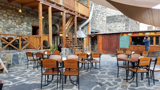 Lushnu Qor Restaurant Beer Garden