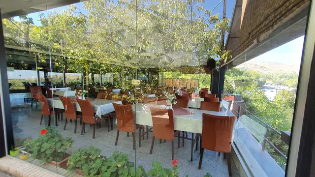 Na'l Eshkenehu restaurant