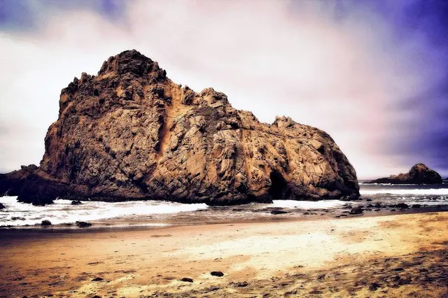 Keyhole Arch at Pfeiffer Beach