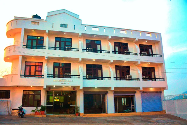 Hotel Mahaluxmi palace katra