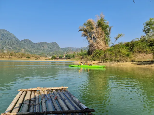 Nong Dzung lake, kayak - camping
