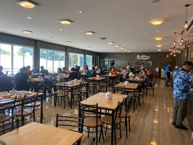 Buffet restaurant บุฟเฟ่ต์ ลานไม้หอม วัดร่องขุ่น เชียงราย