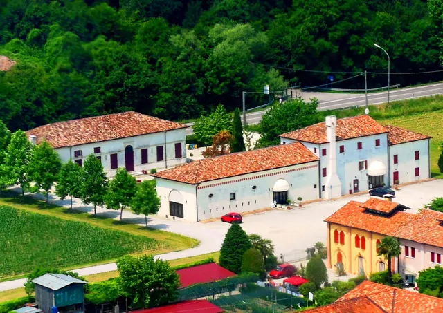 Agriturismo "ALLA BARCHESSA DI VILLA QUERINI"