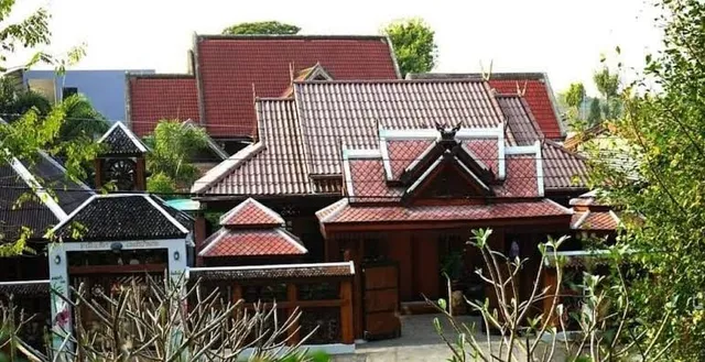 Baan Thep Museum