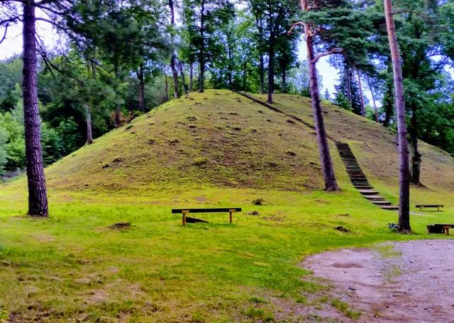 Pūčkorių piliakalnis