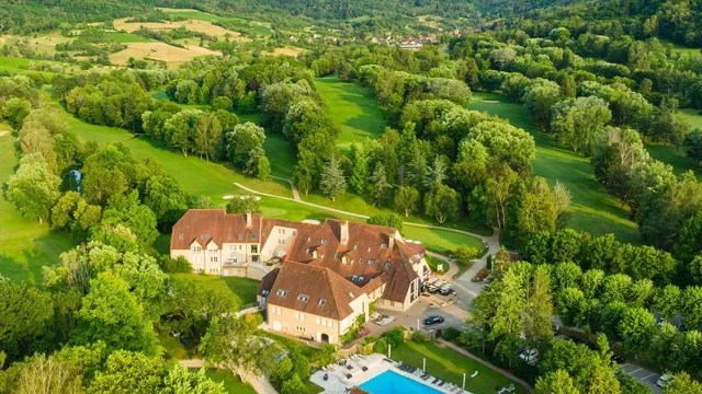 Logis Hôtel Golf Hôtel Resort du Val de Sorne