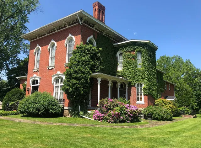 Candlelight Lodge Bed and Breakfast