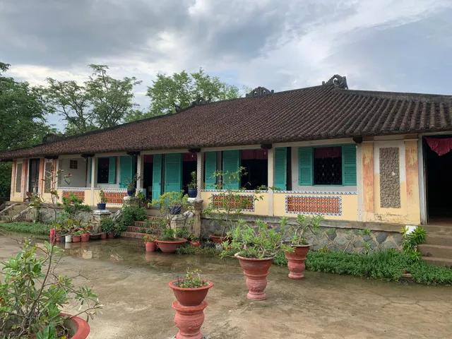 Hundred columns house