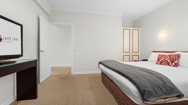 Lake Inn Ballarat (Accommodation)