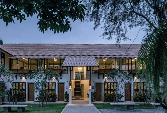 Palin Family Cottage Hotel