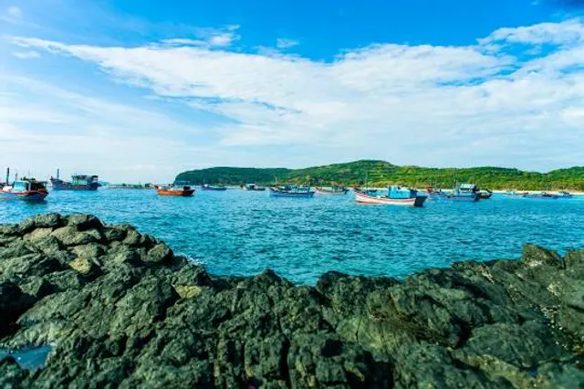 Bãi biển Gành Đá Đĩa