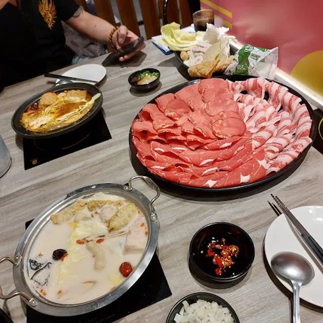 肉多多火鍋 新竹巨城店