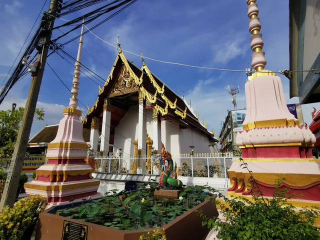 Wat Bang Phut Nok