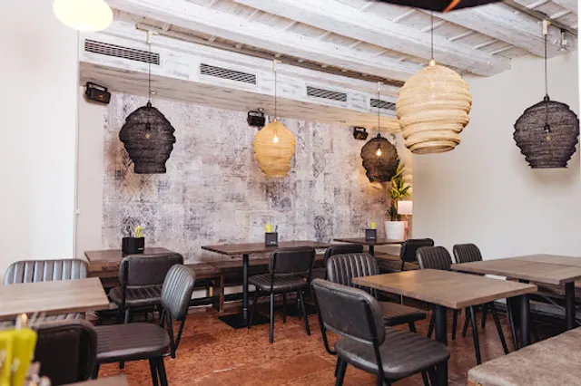 Daimler's Bar & Grill