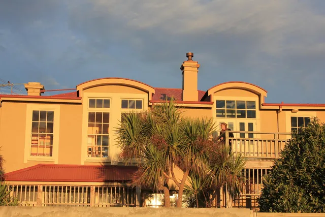 La Riviera Guesthouse