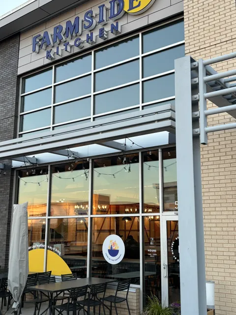 Farmside Kitchen - Chantilly